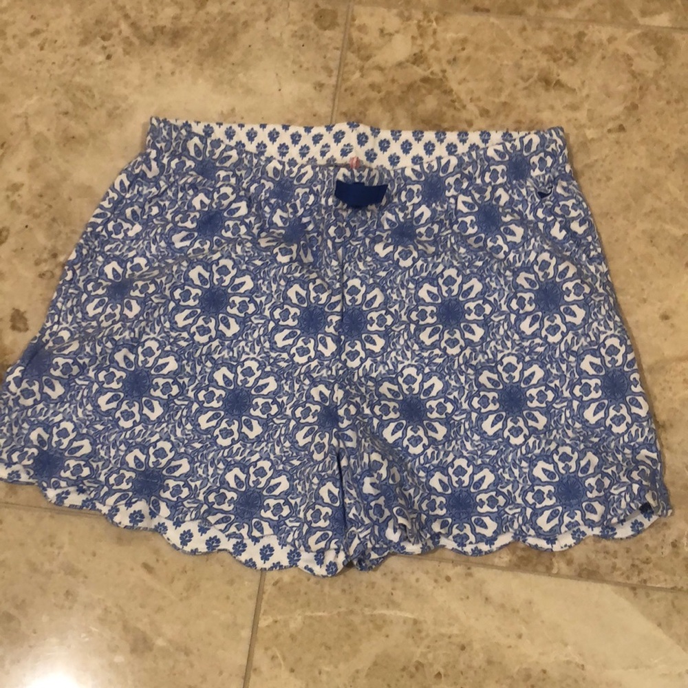 Vineyard Vines girls shorts. Age 16 years